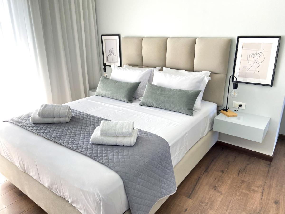 Simplycity Homestay Apartments Kremasti  Bagian luar foto