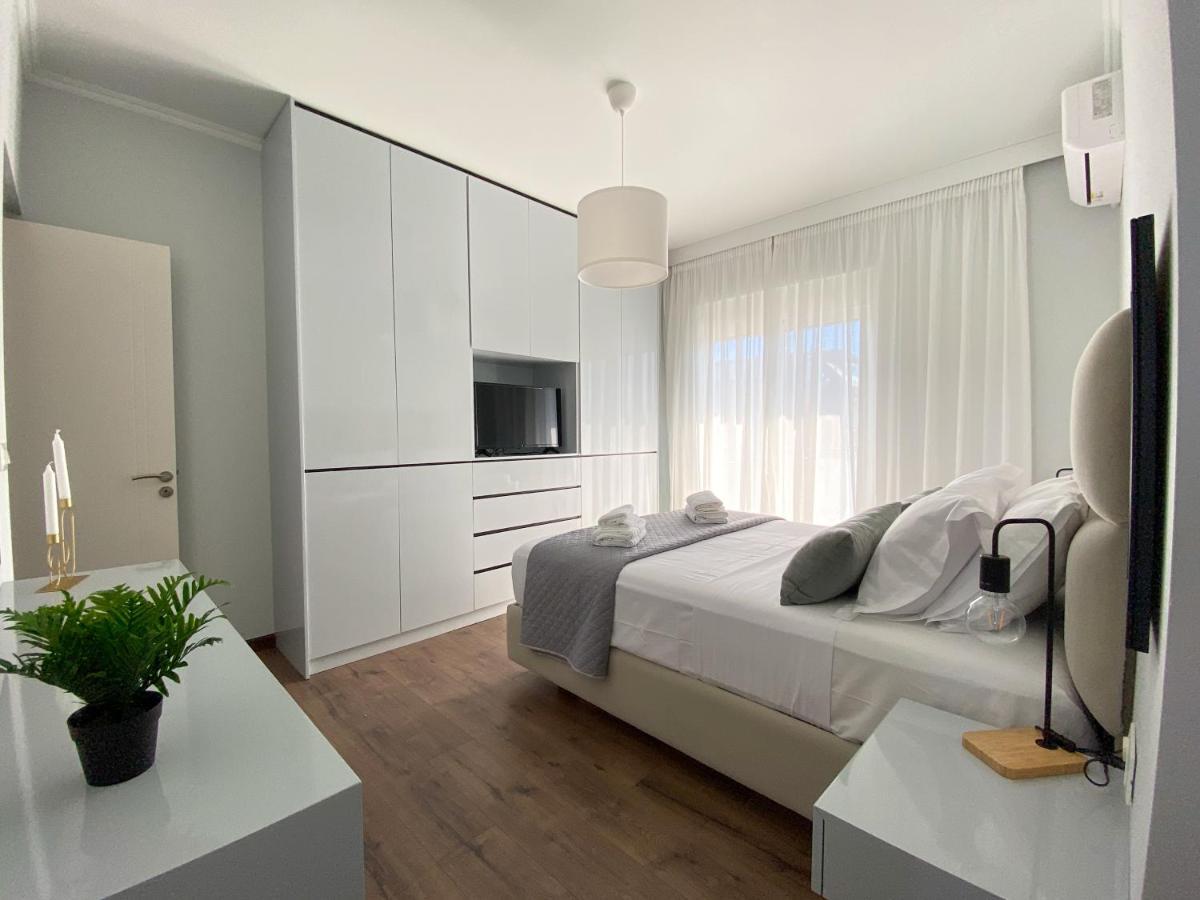 Simplycity Homestay Apartments Kremasti  Bagian luar foto